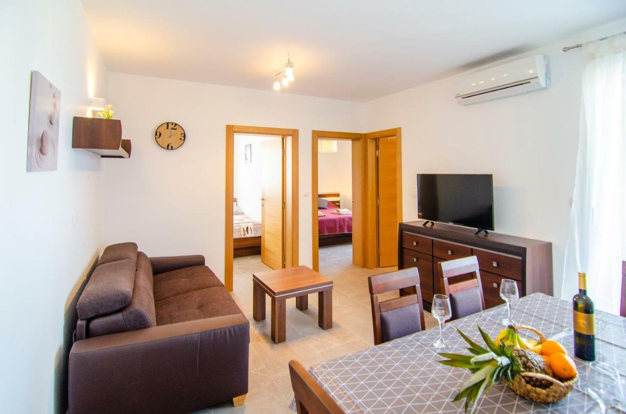 Apartments Sara 2 Μπολ Εξωτερικό φωτογραφία