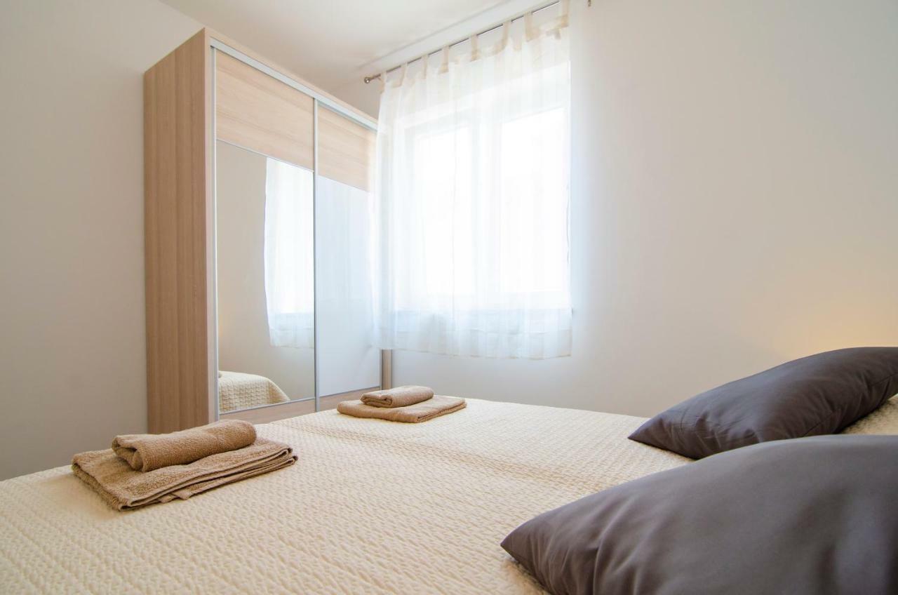 Apartments Sara 2 Μπολ Εξωτερικό φωτογραφία