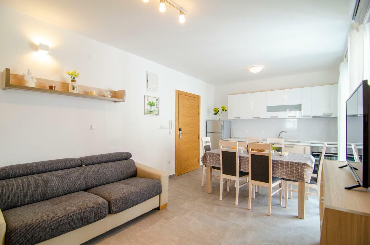 Apartments Sara 2 Μπολ Εξωτερικό φωτογραφία