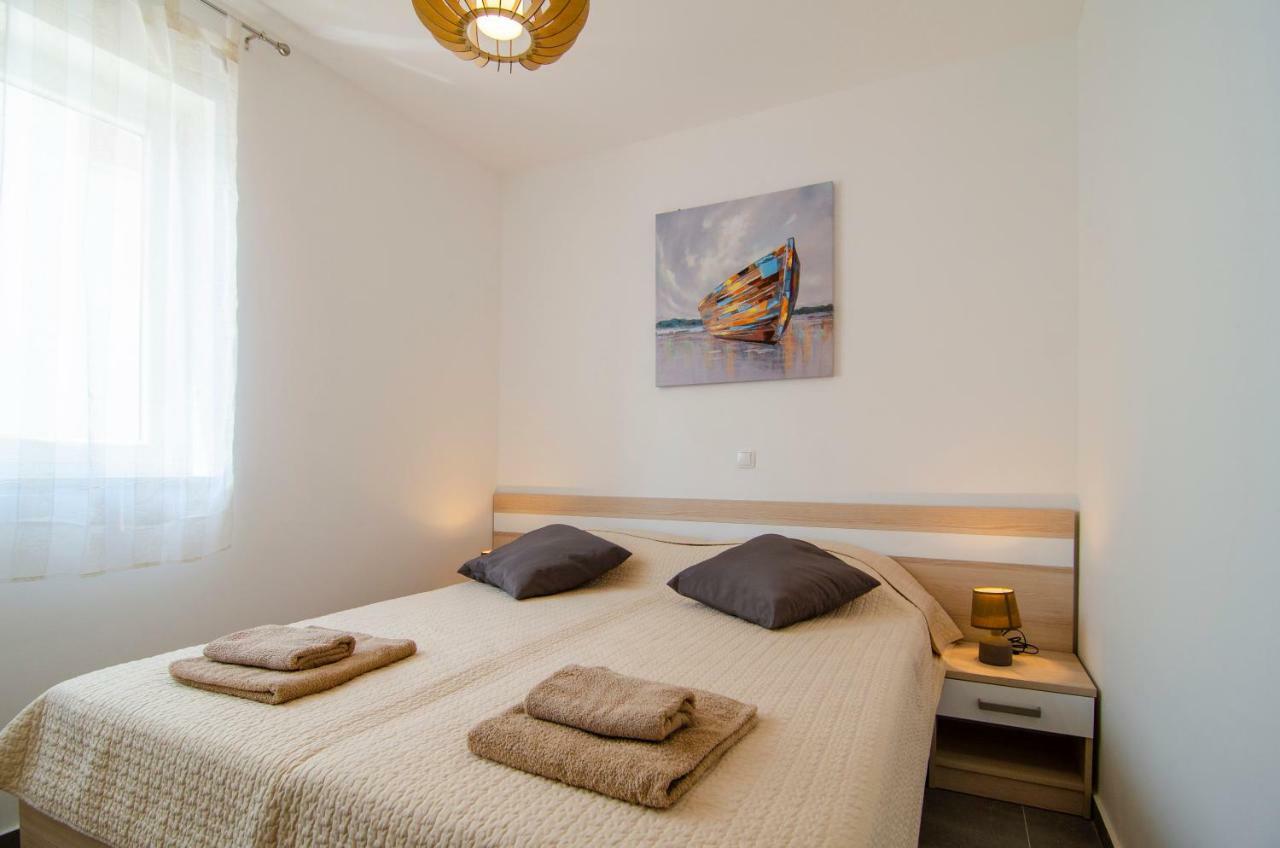 Apartments Sara 2 Μπολ Εξωτερικό φωτογραφία
