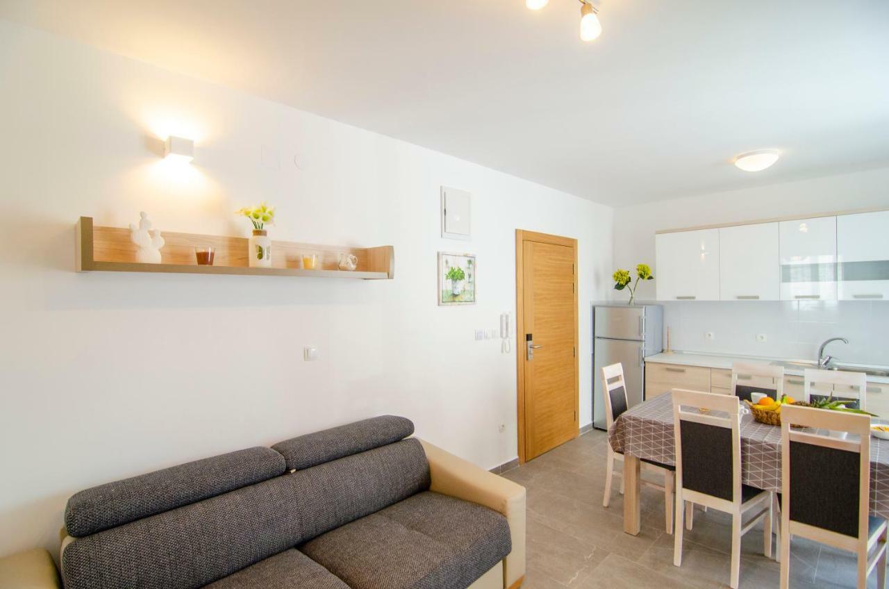 Apartments Sara 2 Μπολ Εξωτερικό φωτογραφία