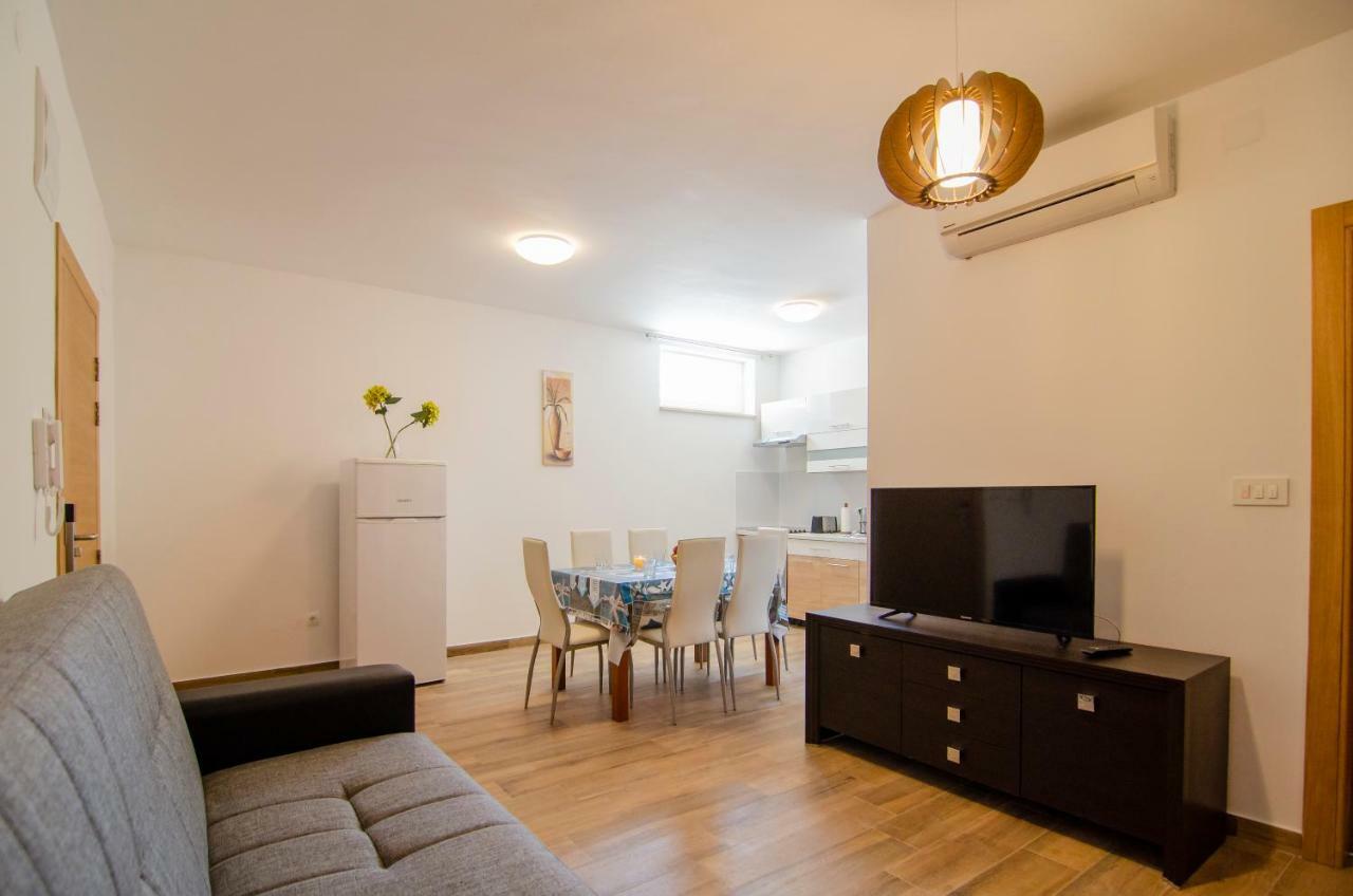 Apartments Sara 2 Μπολ Εξωτερικό φωτογραφία