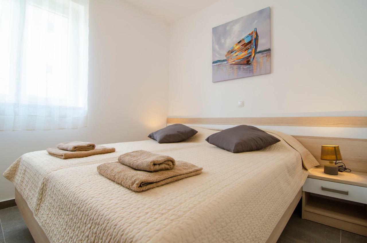 Apartments Sara 2 Μπολ Εξωτερικό φωτογραφία