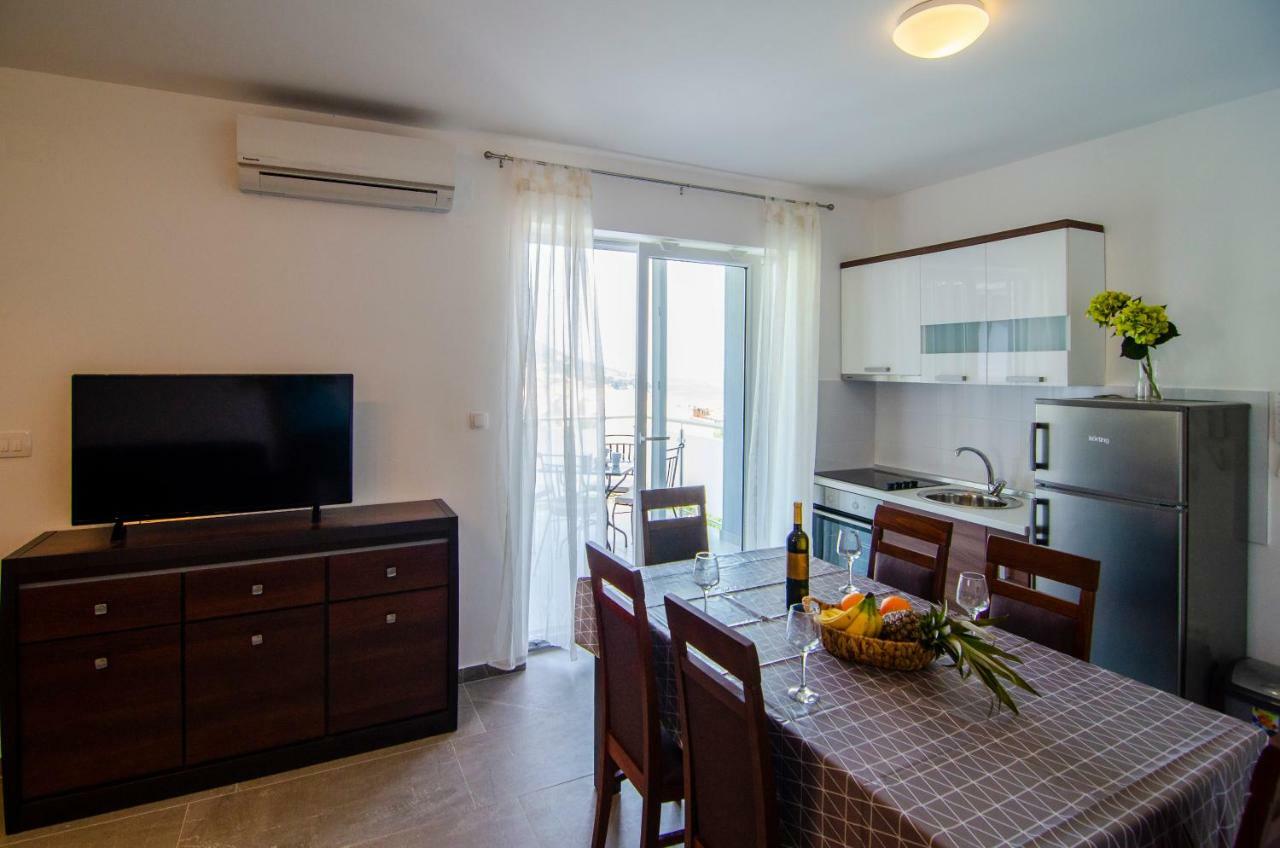 Apartments Sara 2 Μπολ Εξωτερικό φωτογραφία
