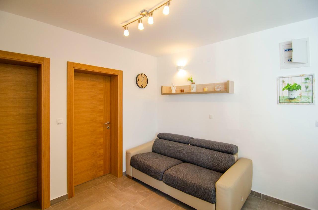 Apartments Sara 2 Μπολ Εξωτερικό φωτογραφία