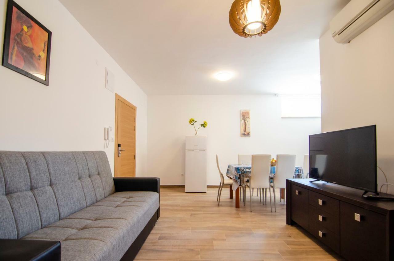 Apartments Sara 2 Μπολ Εξωτερικό φωτογραφία