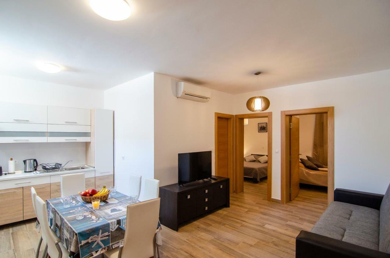 Apartments Sara 2 Μπολ Εξωτερικό φωτογραφία