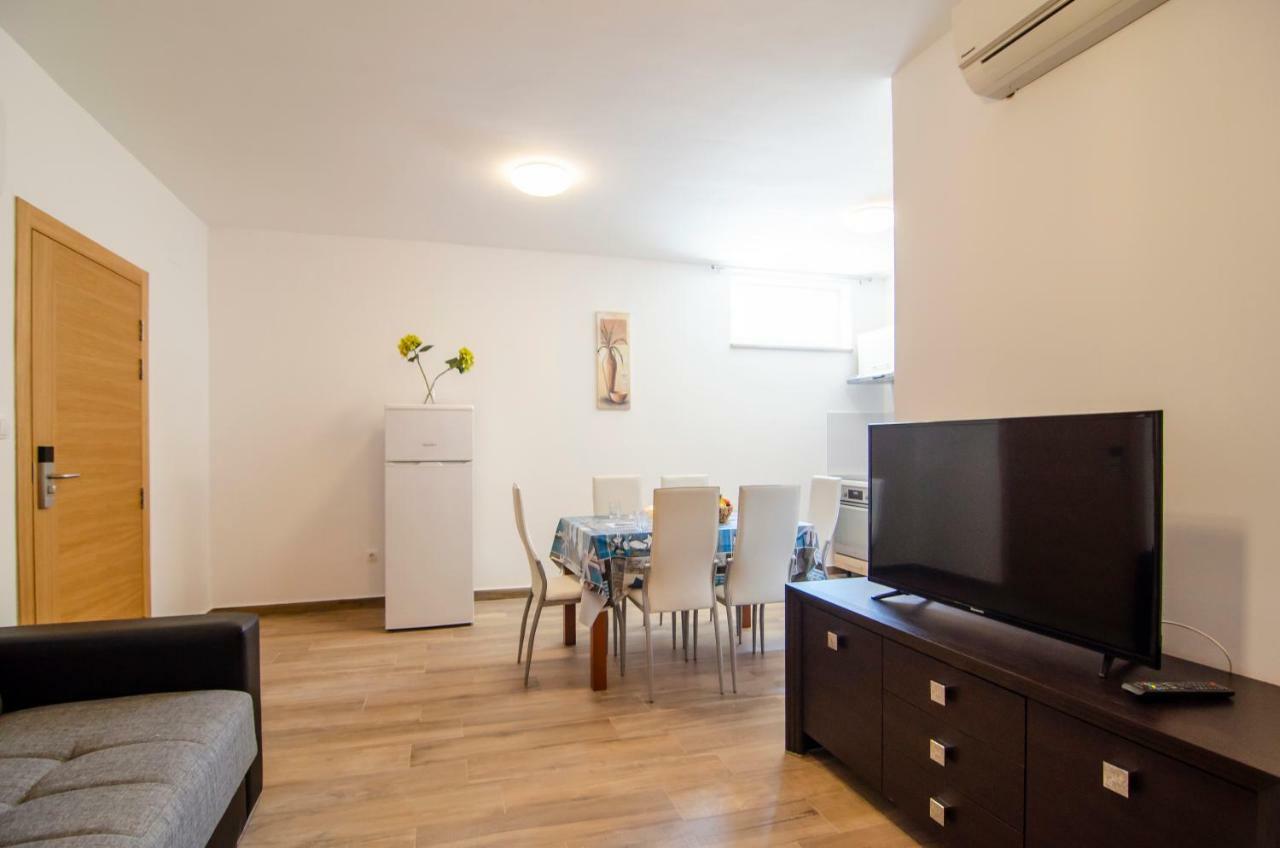 Apartments Sara 2 Μπολ Εξωτερικό φωτογραφία