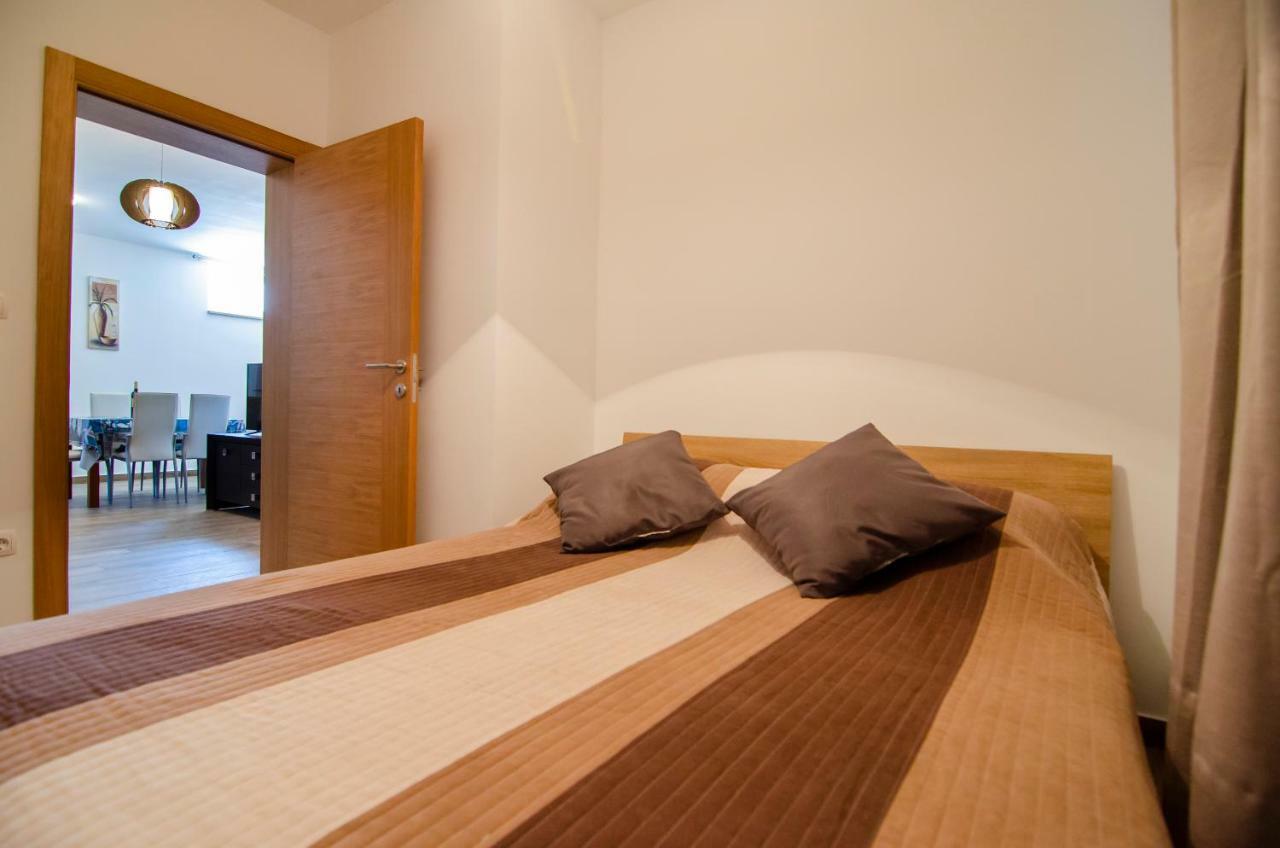 Apartments Sara 2 Μπολ Εξωτερικό φωτογραφία